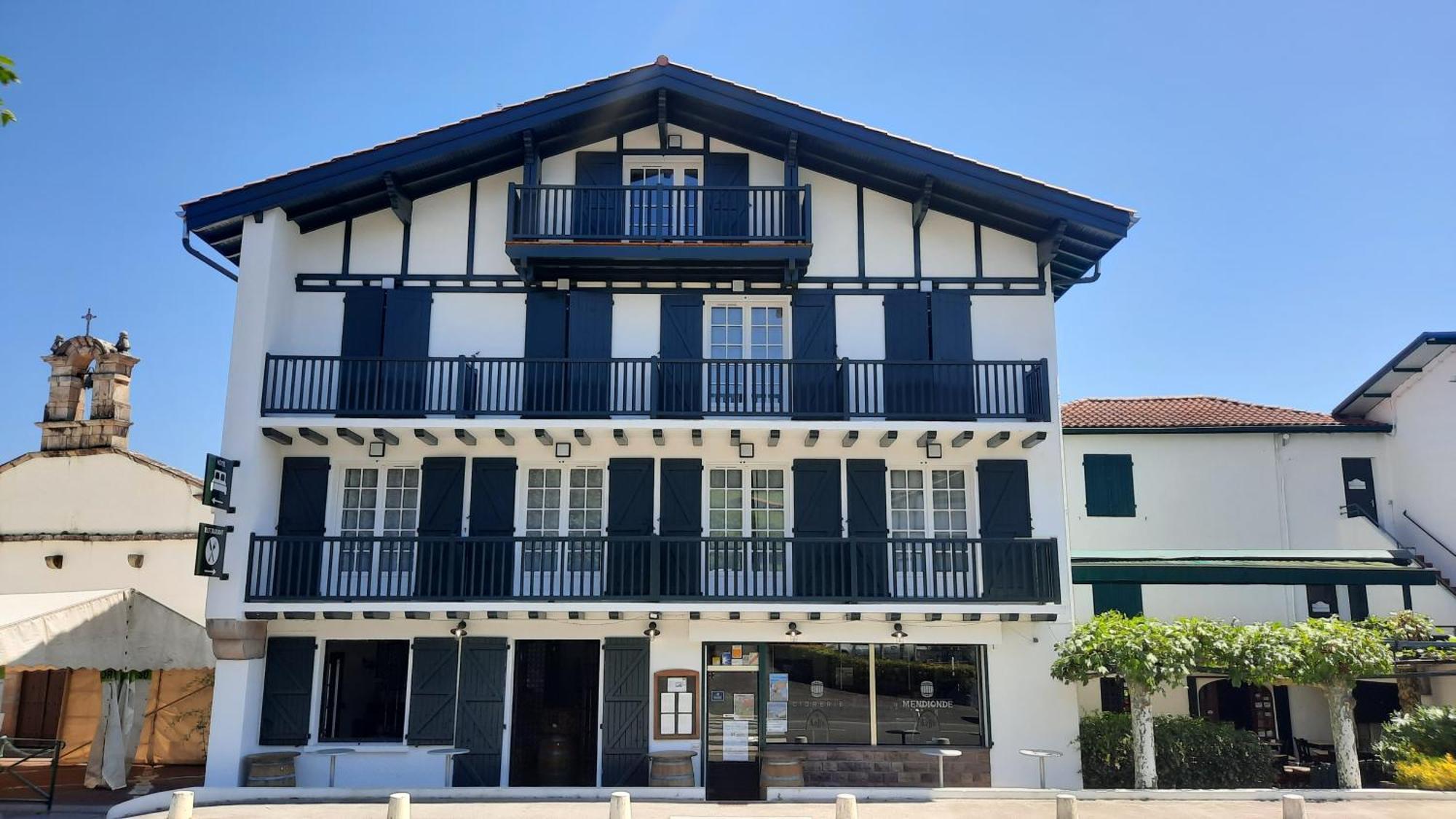 Hotel Trinquet Saint-Pee-sur-Nivelle Exterior photo